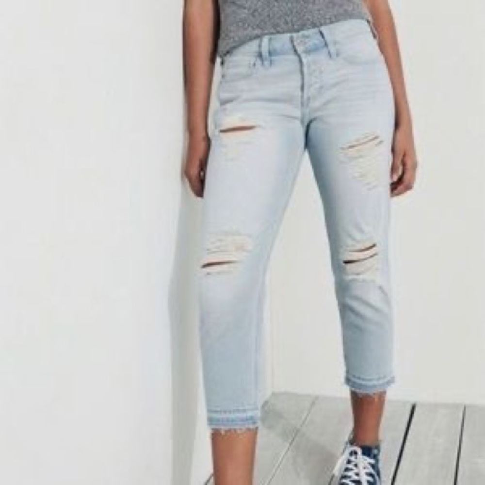Hollister Low Rise Boyfriend Jeans Ripped